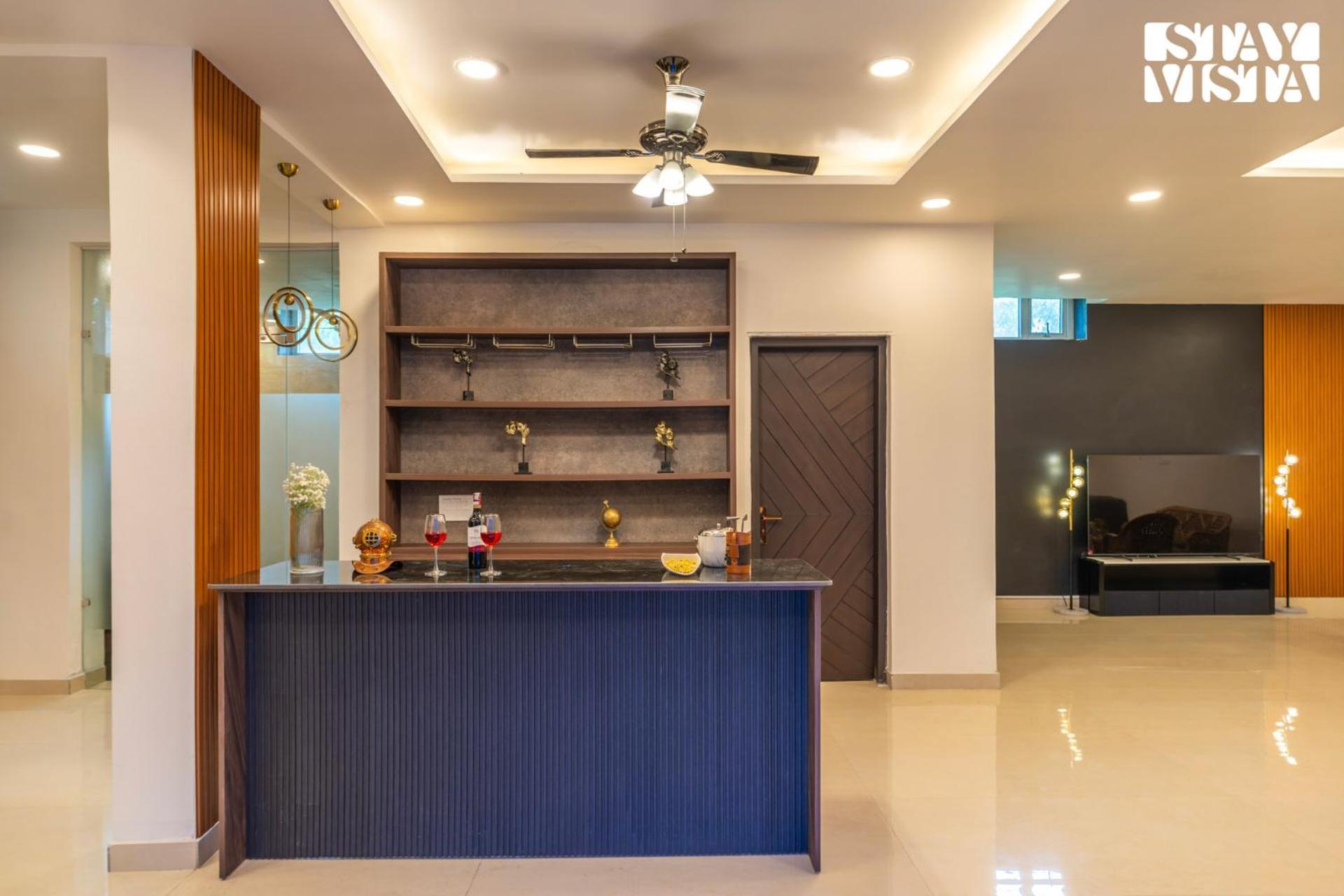 Stayvista At Wandering Vines Indoor Pool 4Bhk Luxury Villa In Delhi Sohna Exterior foto